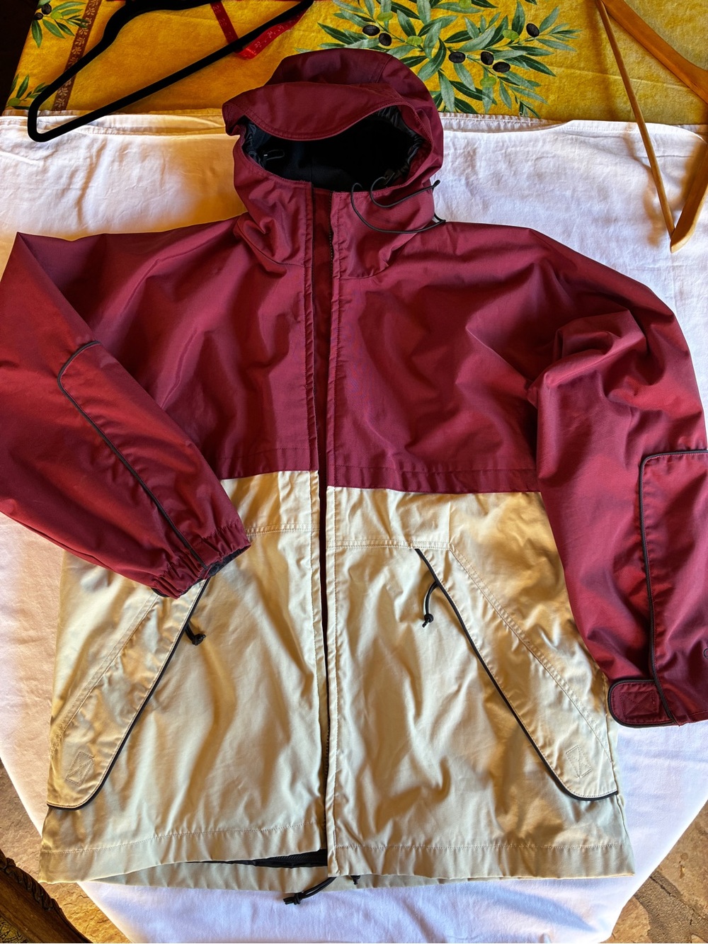 Vintage 90s Body Glove jacket Black Lined Interior with Yellow Logo Tag - Picture 3 of 10